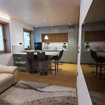 V22 - Premium Apartements Lägenhet